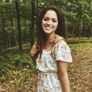 Meet your Posher, Caroline